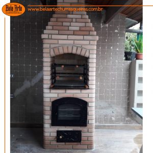 Churrasqueira de alvenaria com forno de ferro fundido