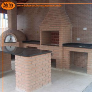 Churrasqueira em alvenaria e forno iglú