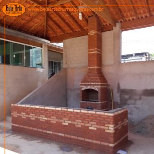 Churrasqueira em alvenaria e balcão