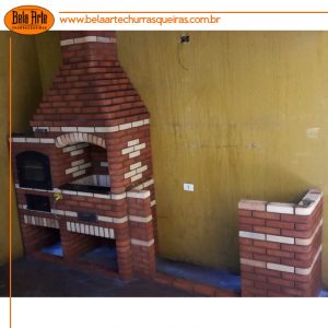 Churrasqueira e forno de ferro fundido