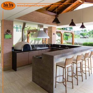 Churrasqueira com coifa inox  e forno iglu